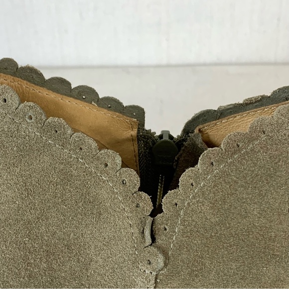 Jack Rogers NWOT Marianne Suede Leather Scalloped Edge Ankle Booties - Size 9.5 - Picture 11 of 16